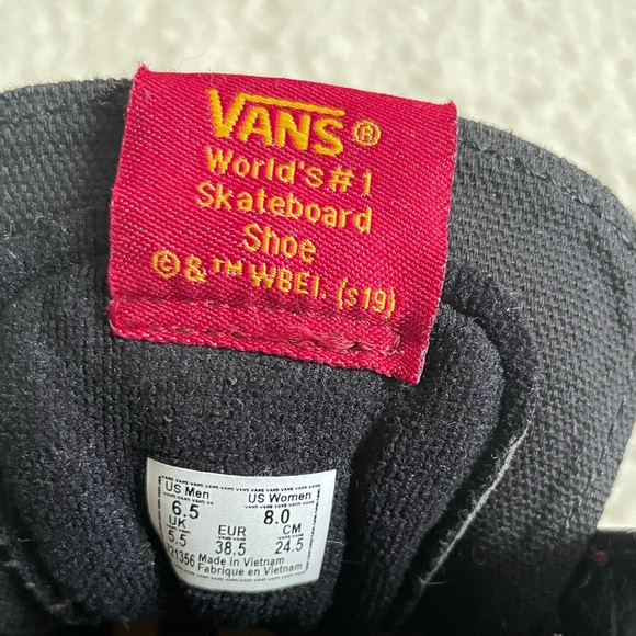 SOLD: Vans x Harry Potter SK8-Hi Gryffendor Sneakers, Men’s US 6.5 - Picture 8 of 11